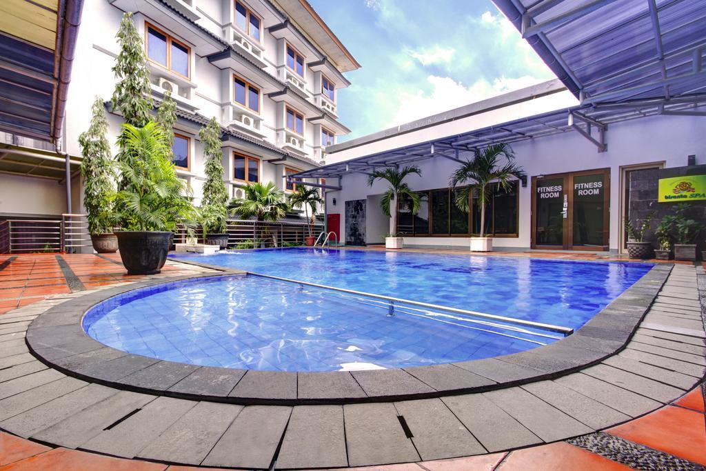 Hotel Bisanta Bidakara Tunjungan Surabaya Esterno foto