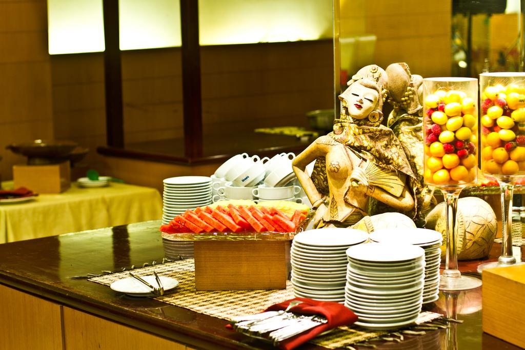 Hotel Bisanta Bidakara Tunjungan Surabaya Esterno foto