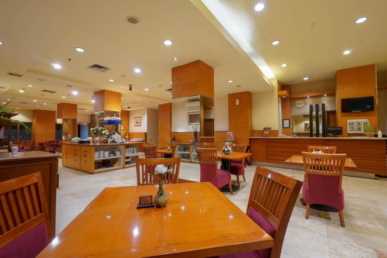 Hotel Bisanta Bidakara Tunjungan Surabaya Esterno foto