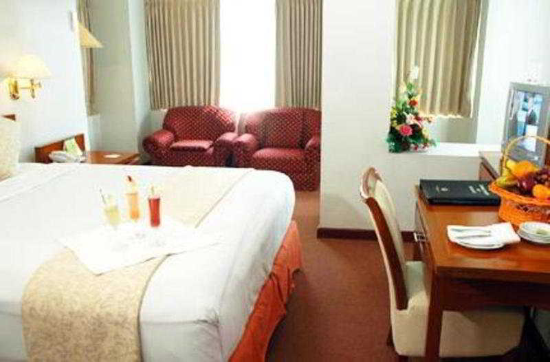 Hotel Bisanta Bidakara Tunjungan Surabaya Esterno foto