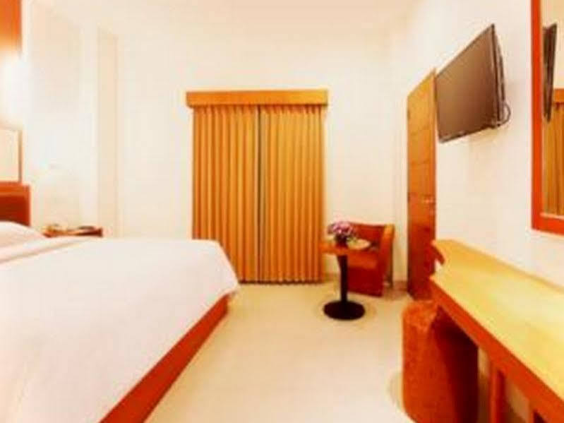 Hotel Bisanta Bidakara Tunjungan Surabaya Esterno foto